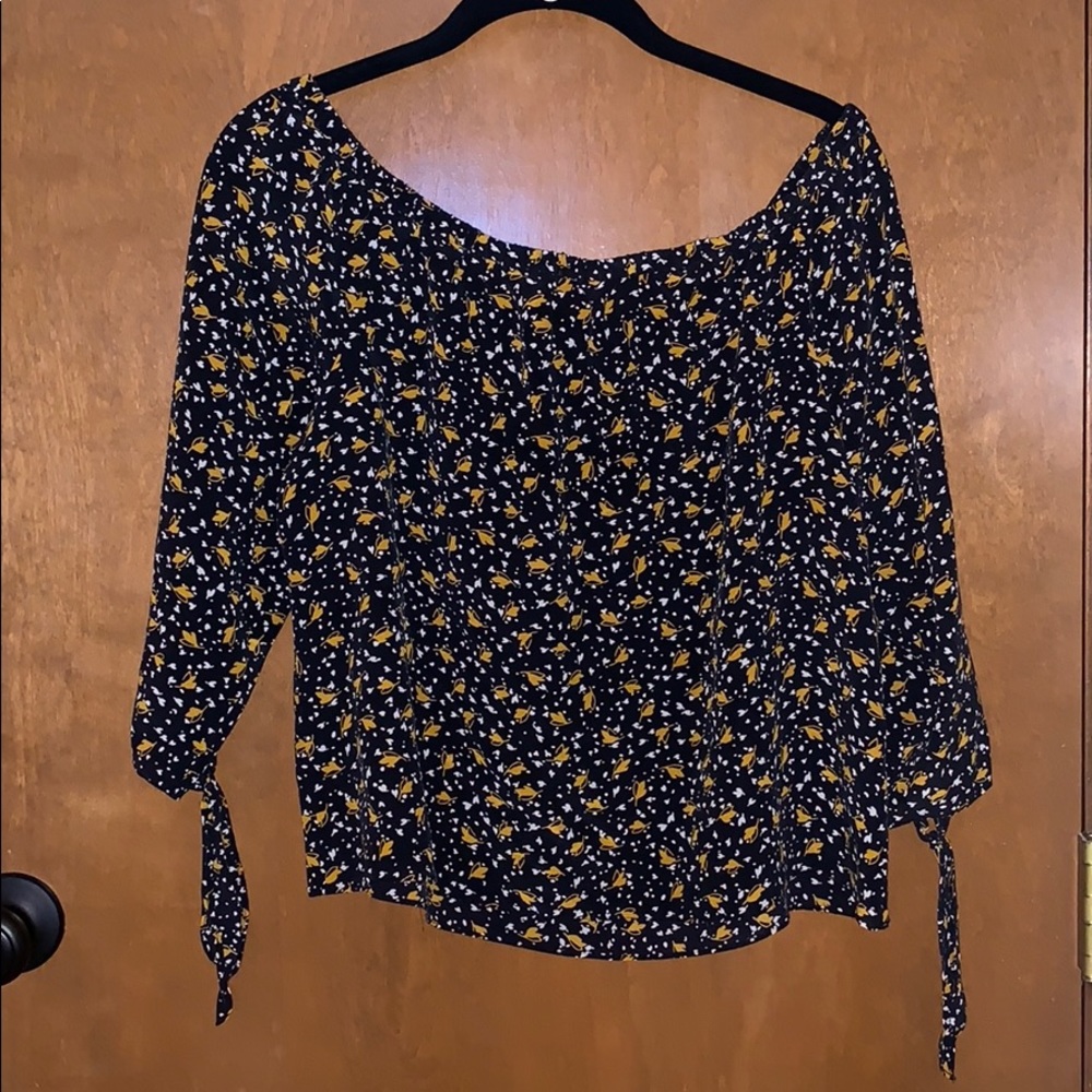 Off should Madewell printed top with tie cuffs